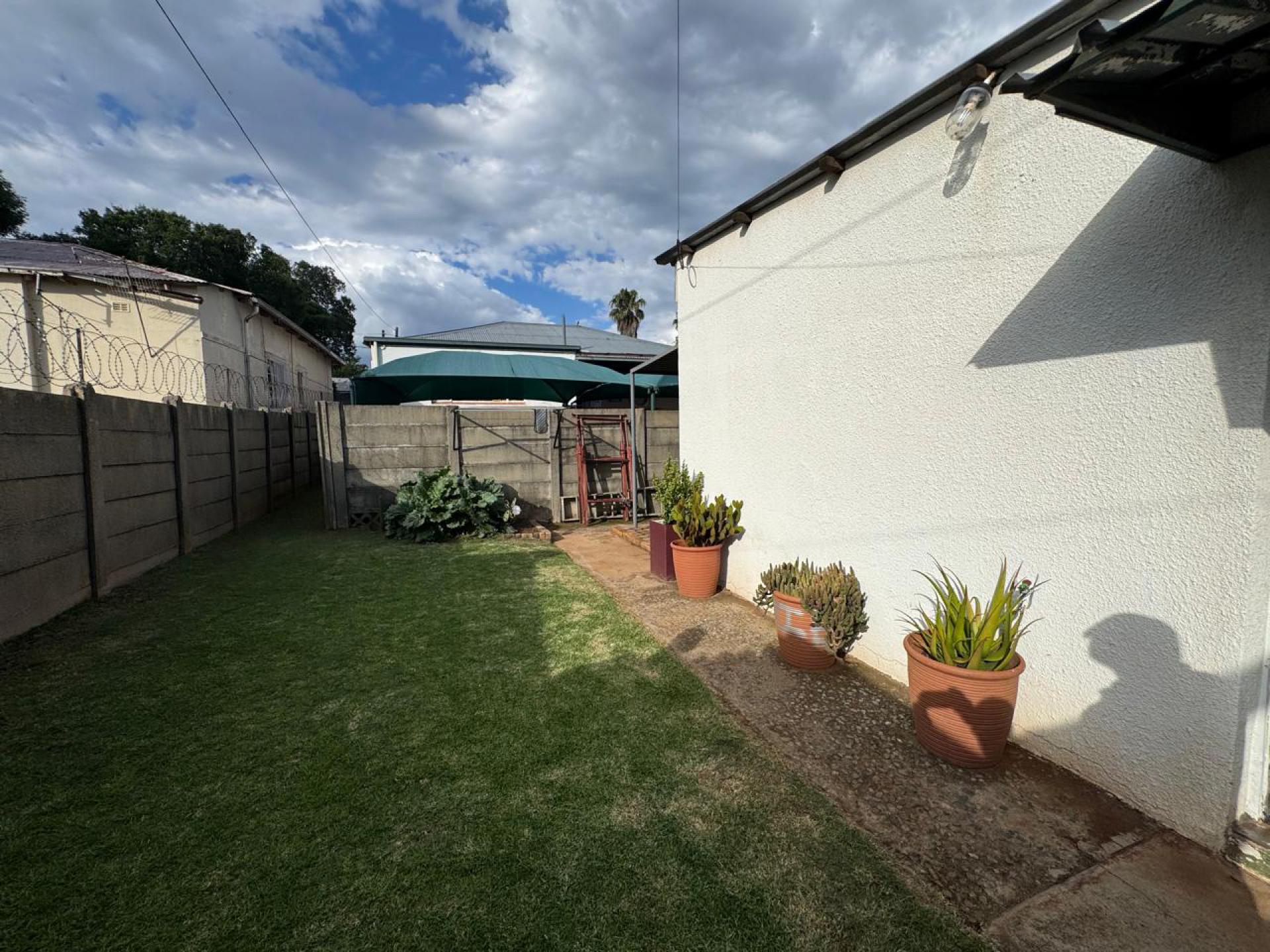  of property in Roodepoort North