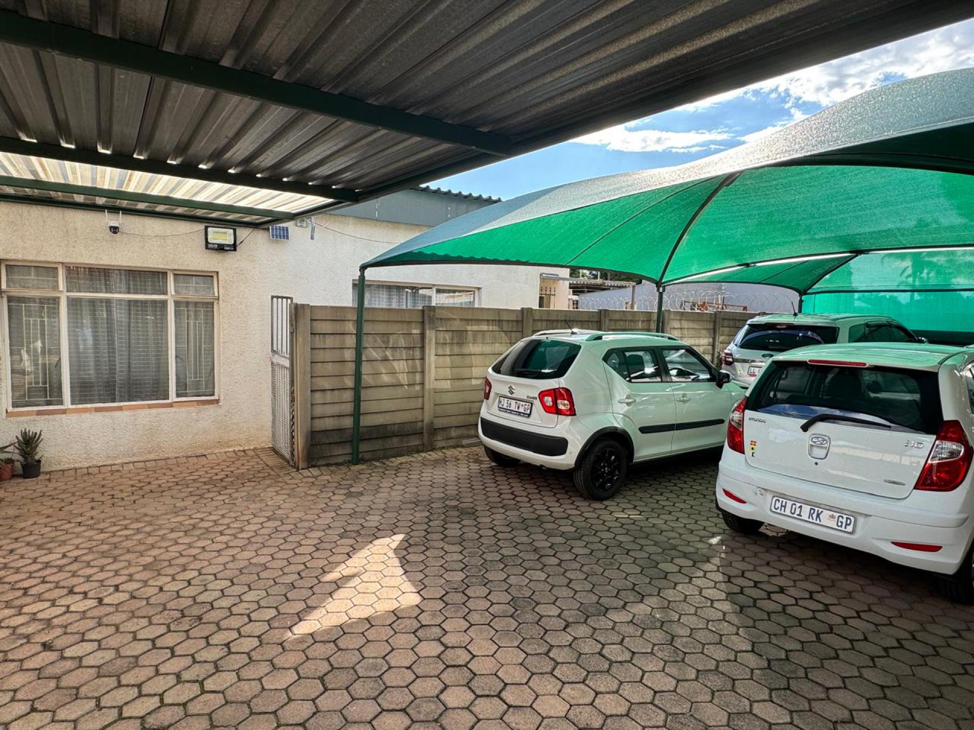  of property in Roodepoort North