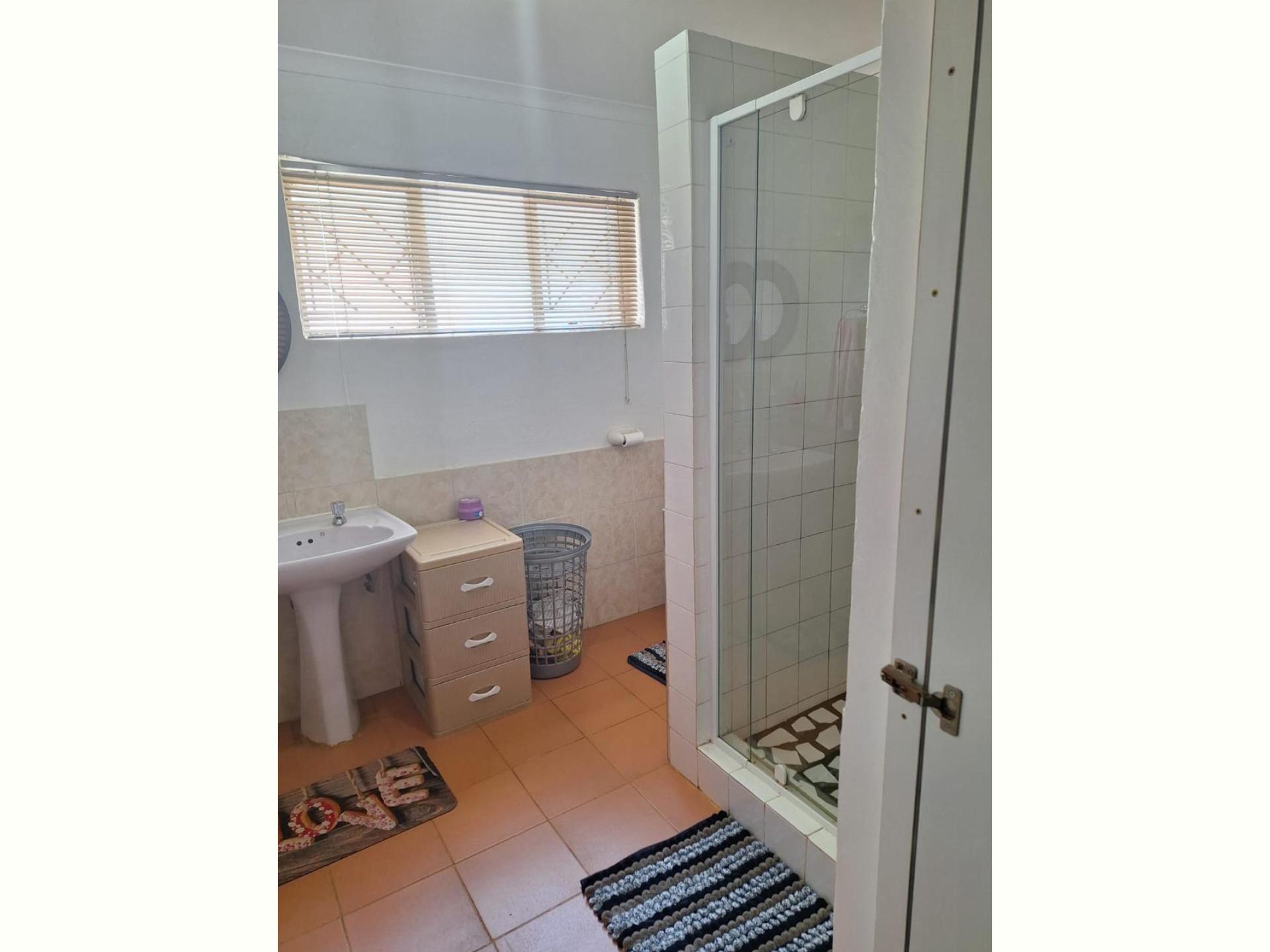  of property in Roodepoort North