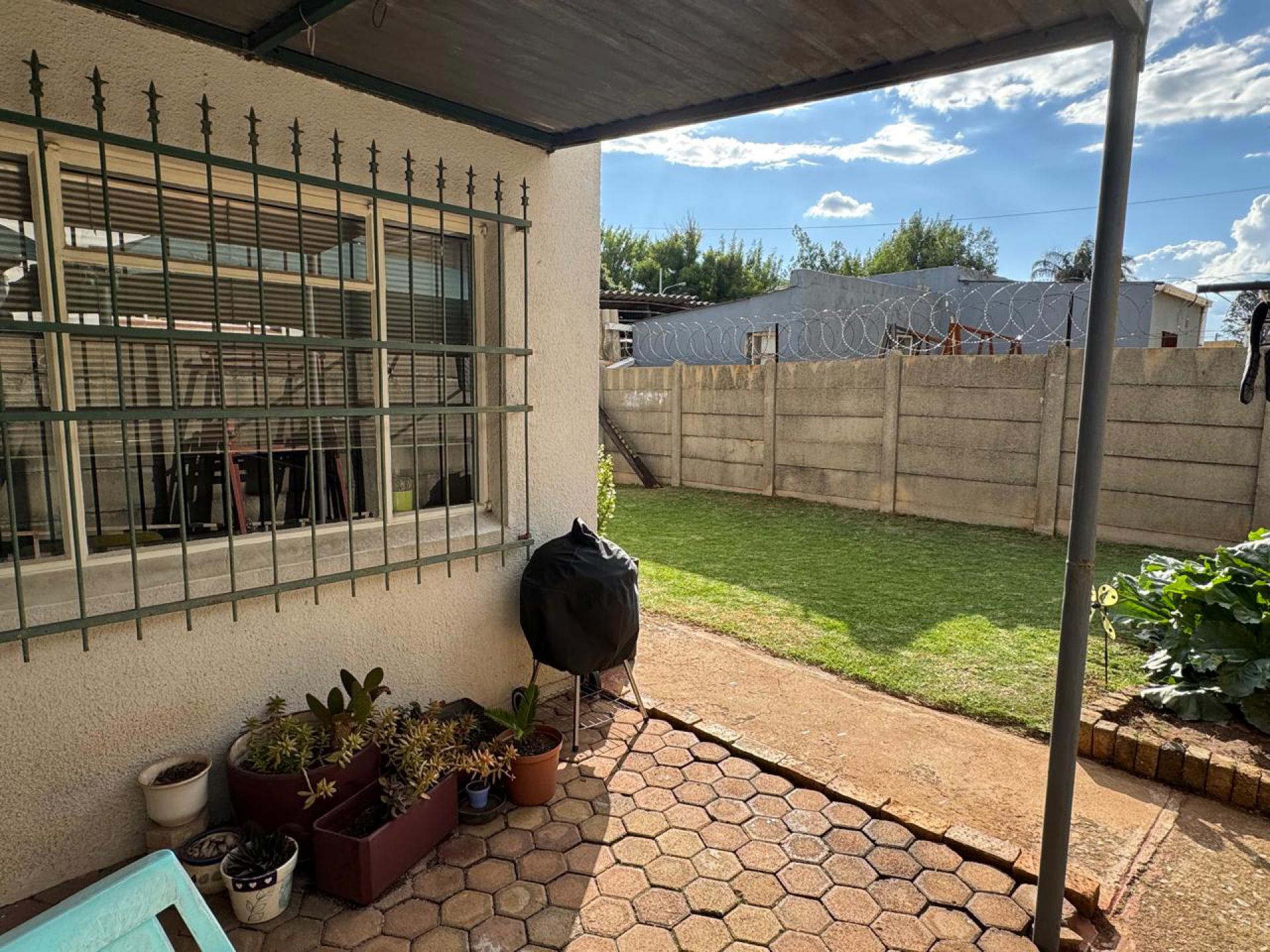  of property in Roodepoort North