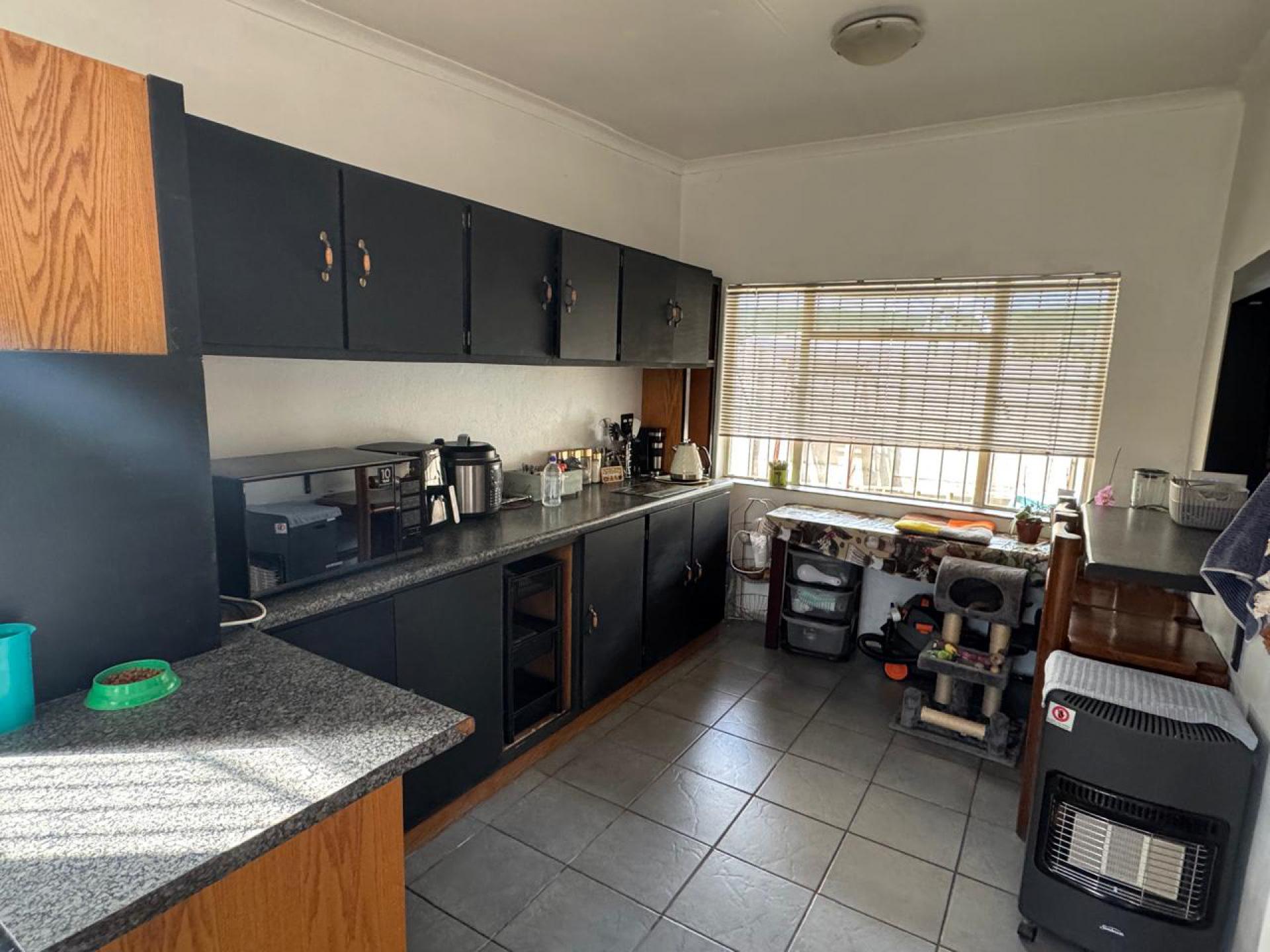  of property in Roodepoort North