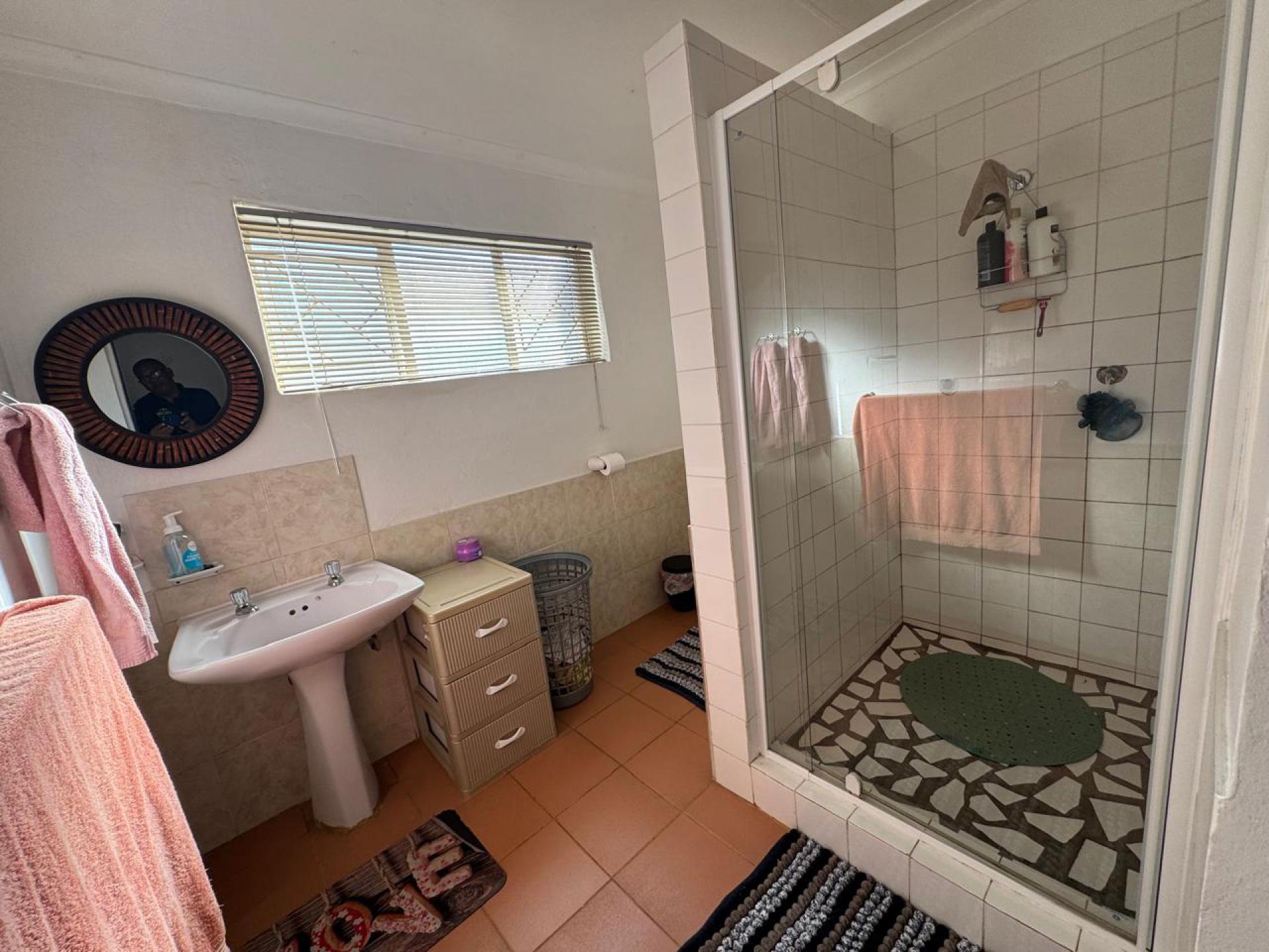  of property in Roodepoort North