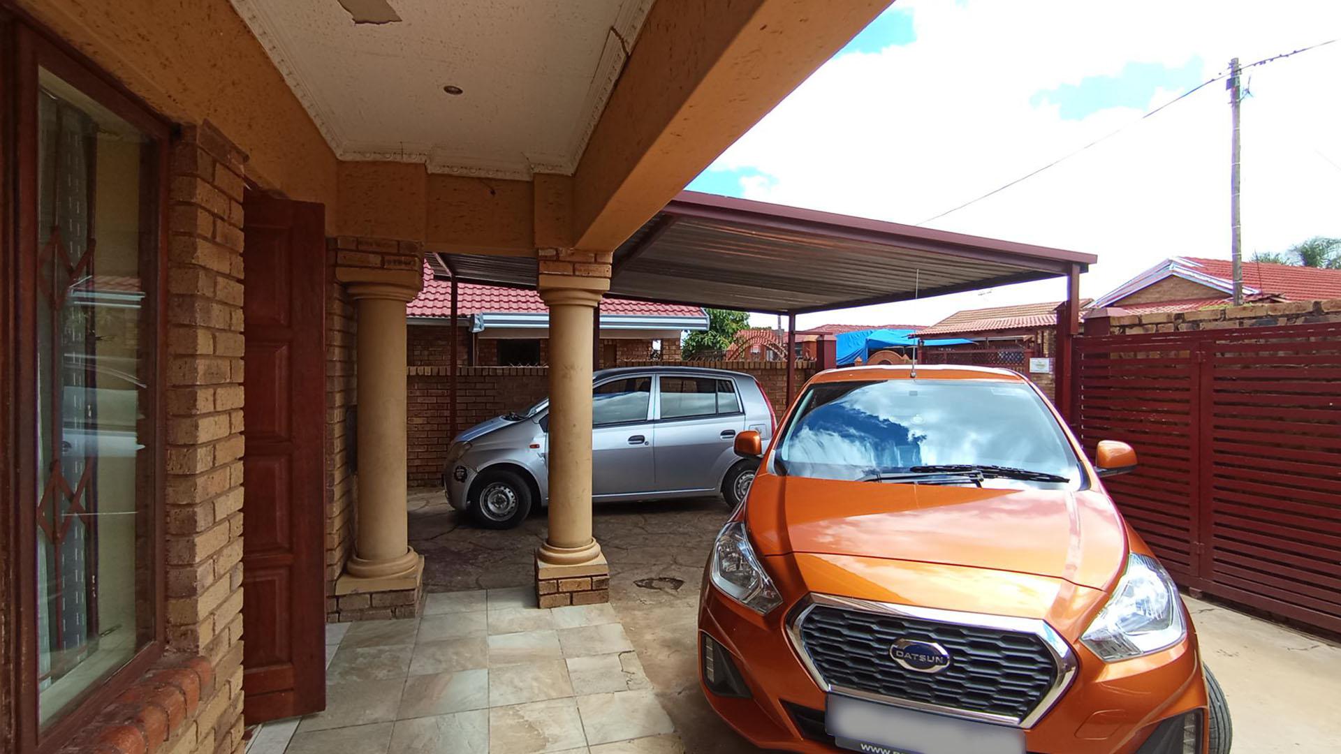 Front View of property in Soshanguve