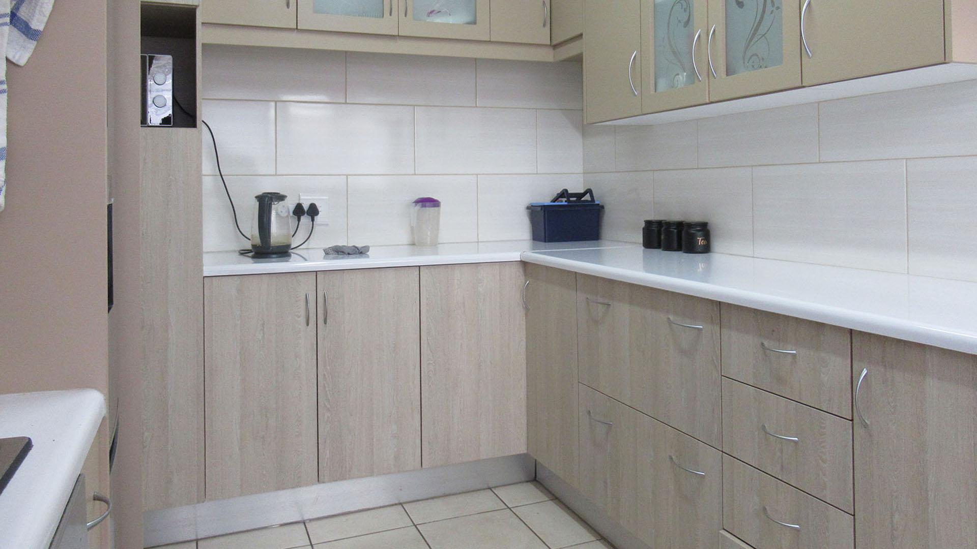 Kitchen - 9 square meters of property in Florida