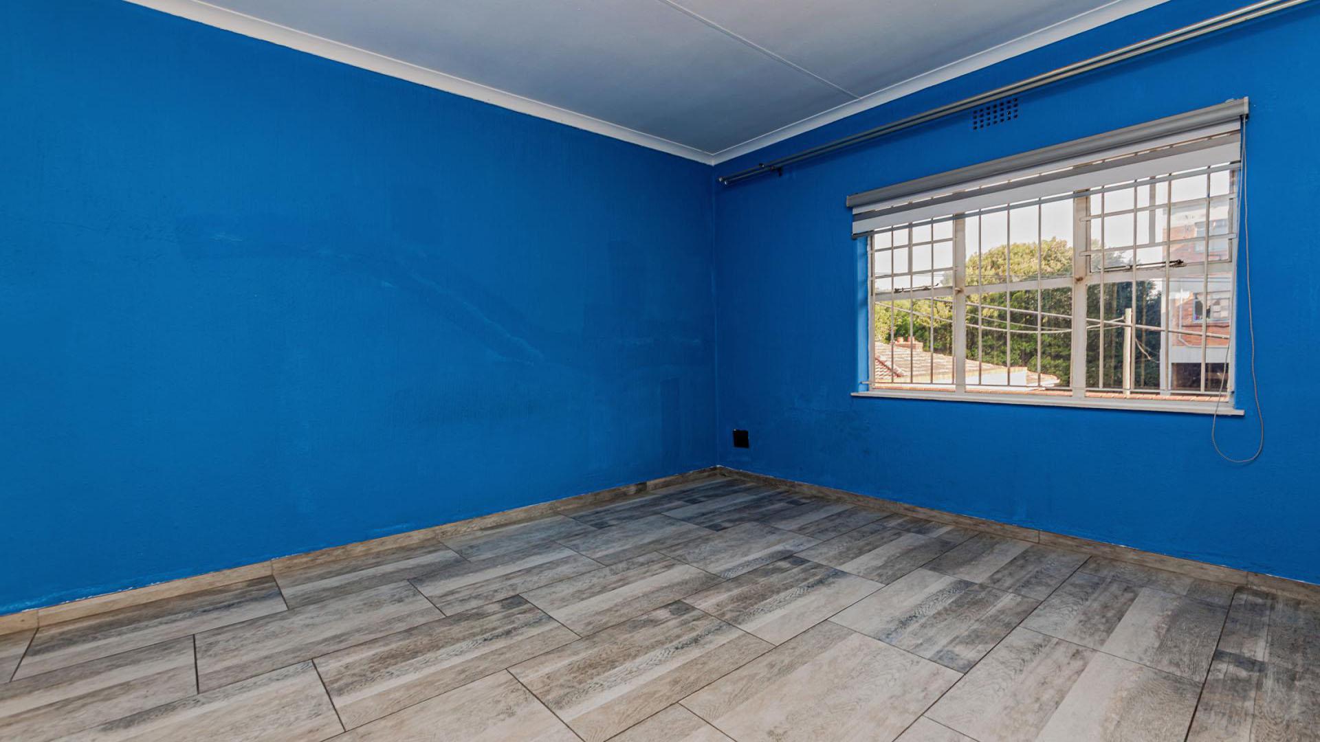 Bed Room 2 - 14 square meters of property in Florida