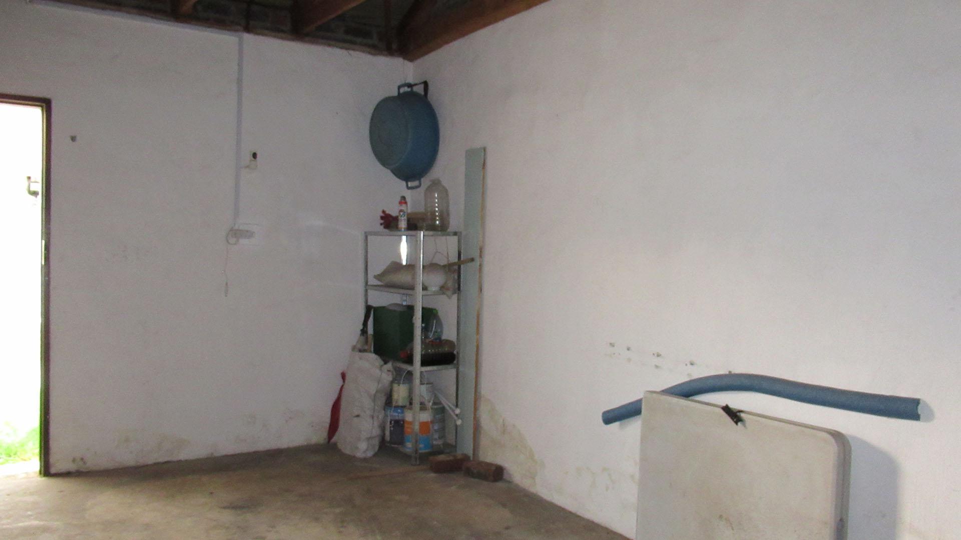 Garage of property in Florida