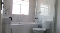 Bathroom 1 - 5 square meters of property in Florida