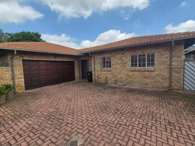 3 Bedroom Simplex for Sale For Sale in New Redruth - MR700033