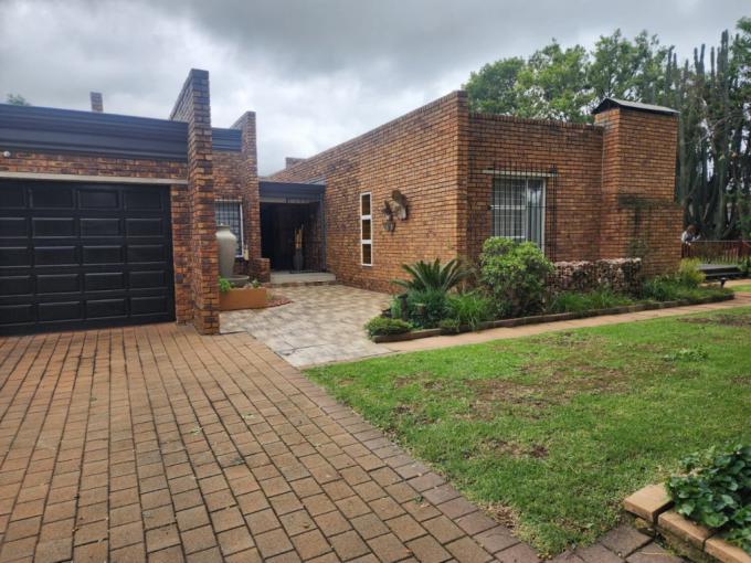 3 Bedroom House for Sale For Sale in Brackenhurst - MR700065