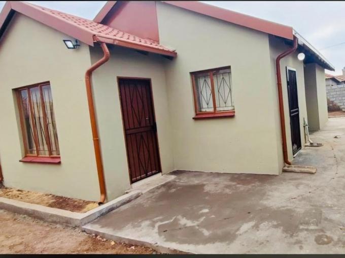 3 Bedroom House for Sale For Sale in Roodekop - MR700078