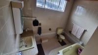 Bathroom 2 of property in Blairgowrie