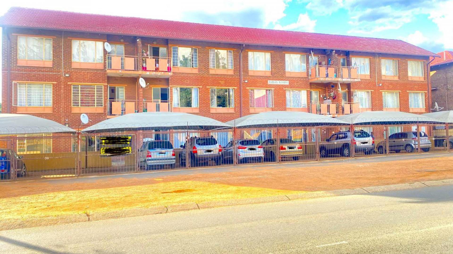 Front View of property in Witpoortjie