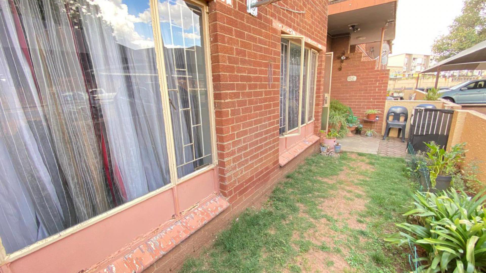 Front View of property in Witpoortjie