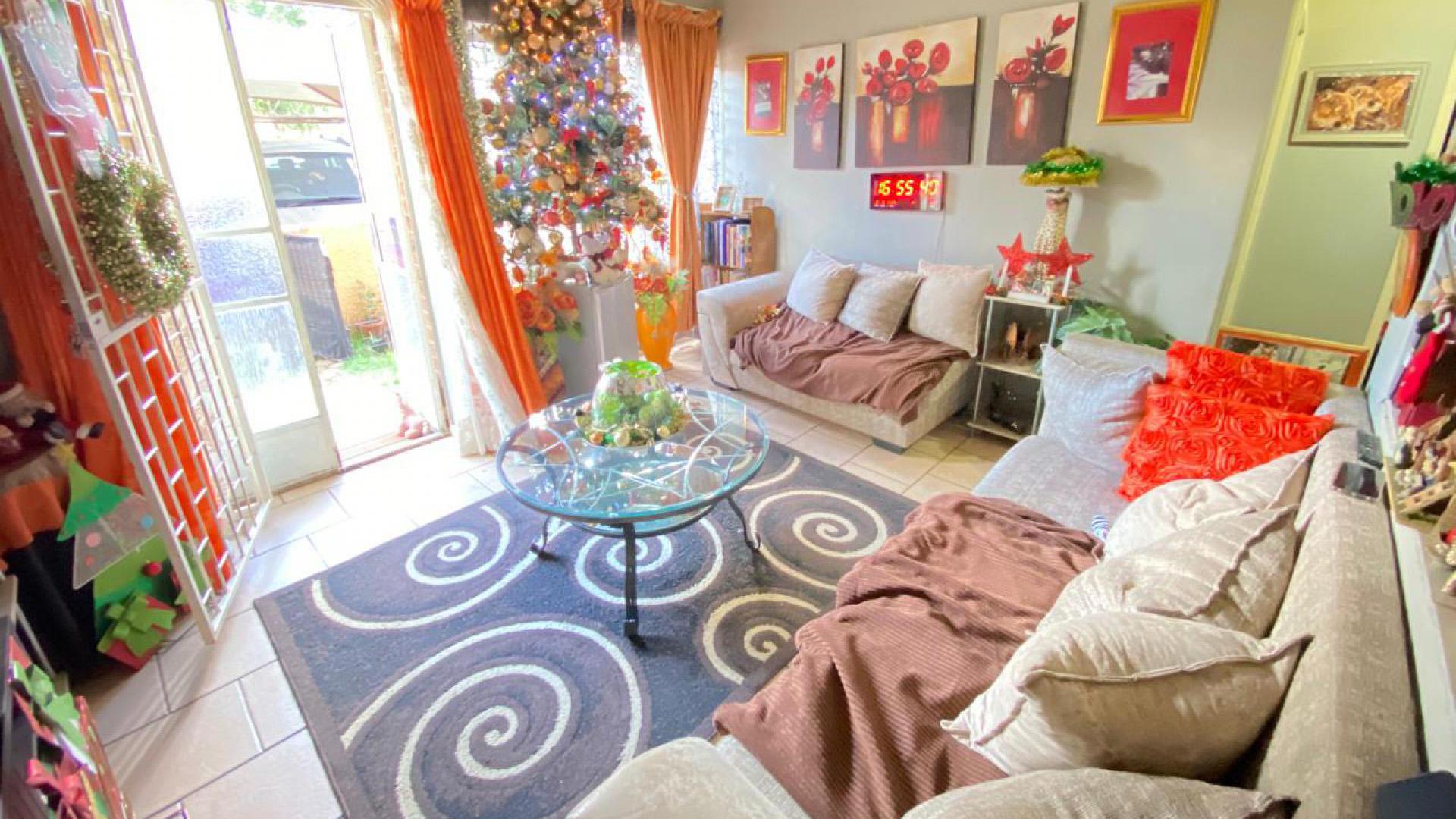 Lounges of property in Witpoortjie