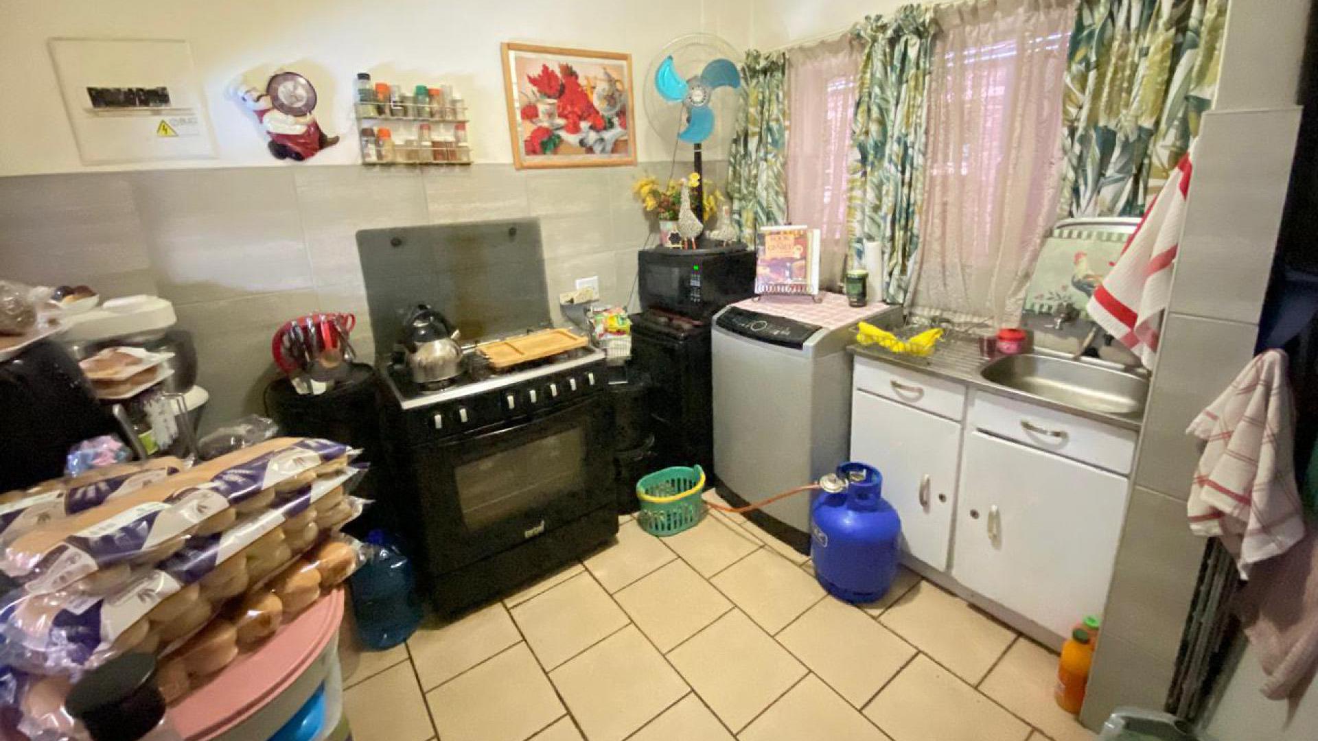 Kitchen of property in Witpoortjie
