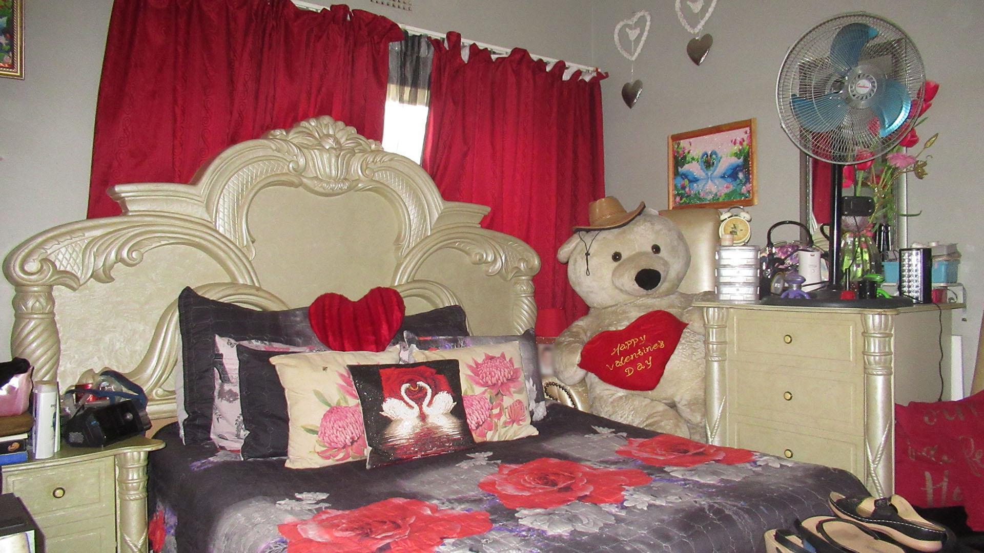 Bed Room 1 - 12 square meters of property in Witpoortjie