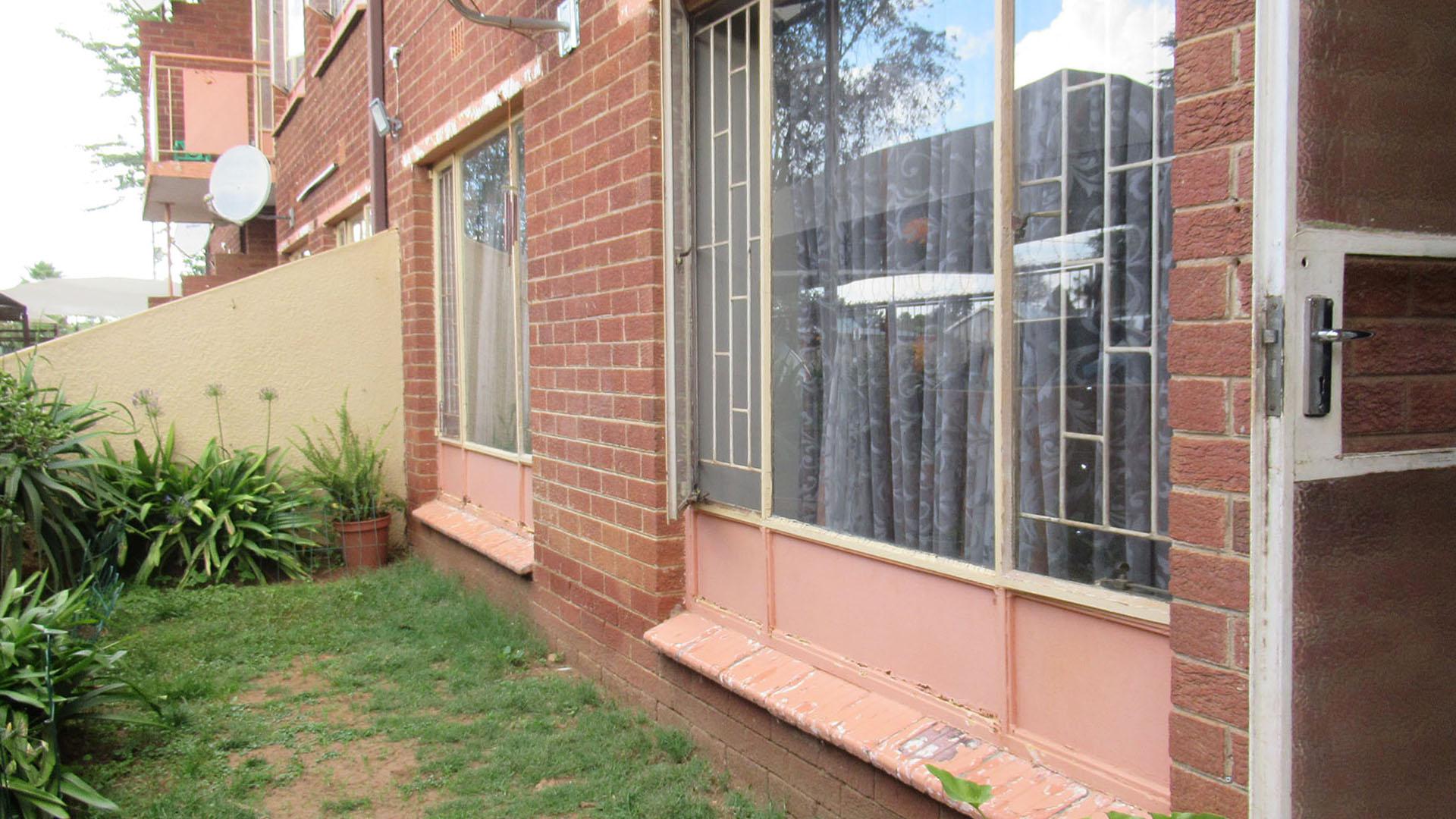 Front View of property in Witpoortjie