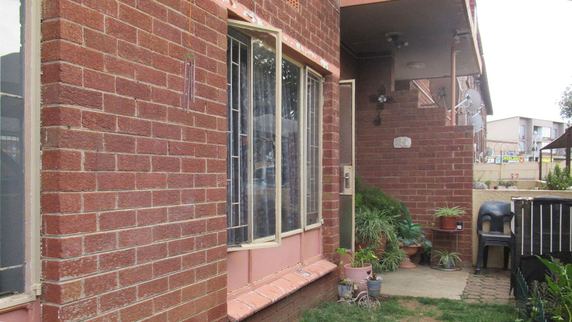 Front View of property in Witpoortjie