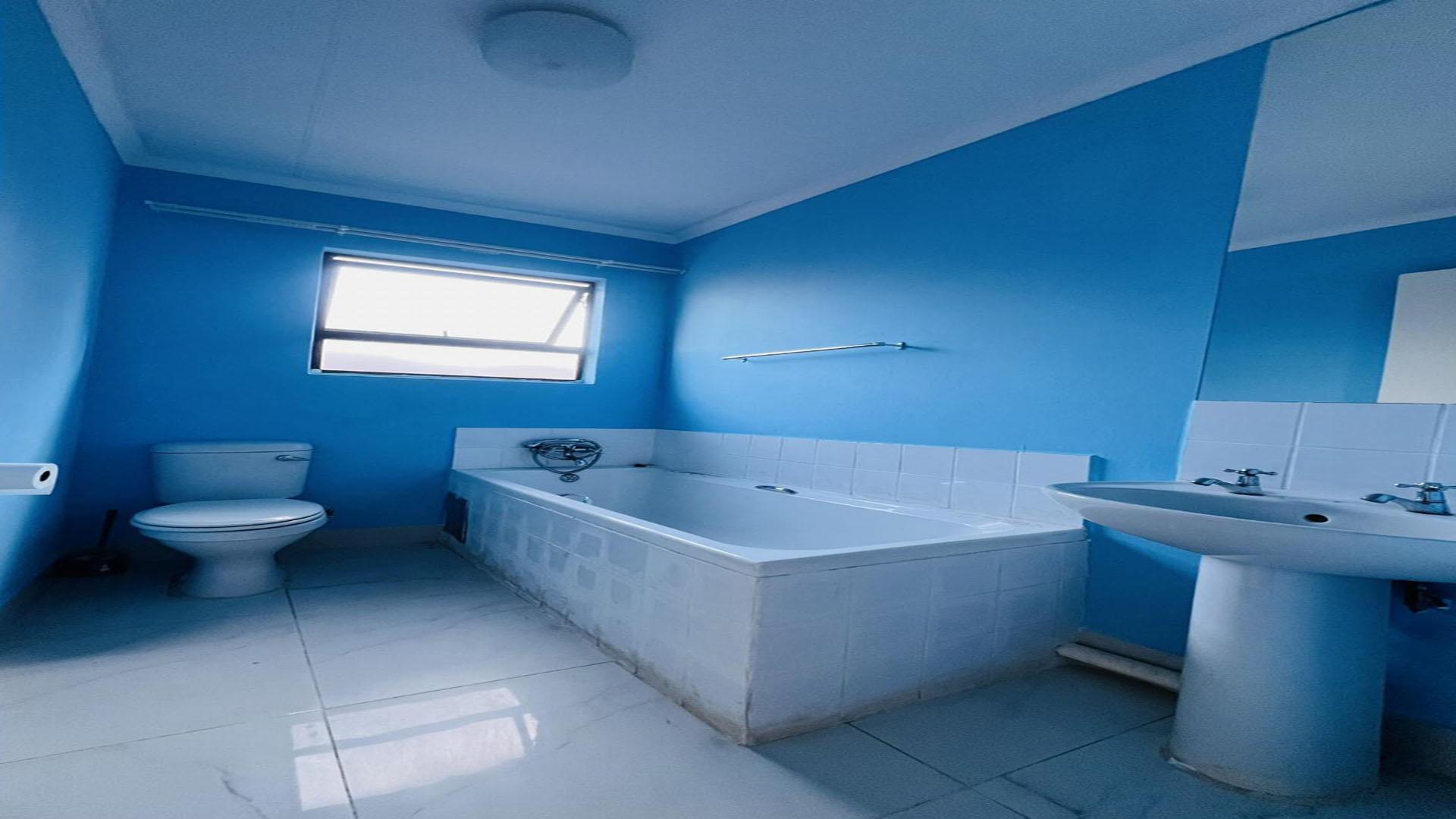 Bathroom 2 of property in Tirong 