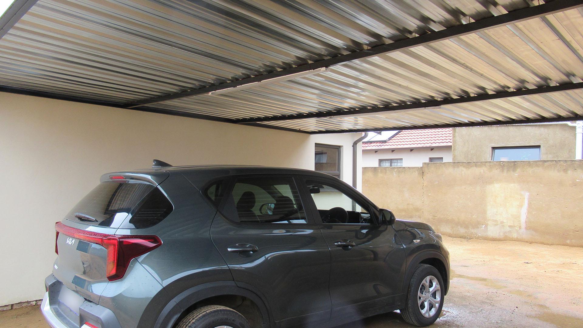 Patio - 20 square meters of property in Tirong 