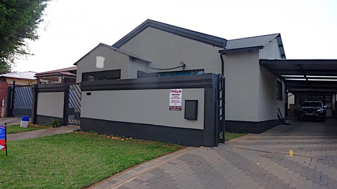 5 Bedroom House for Sale For Sale in Roodepoort North - MR700084