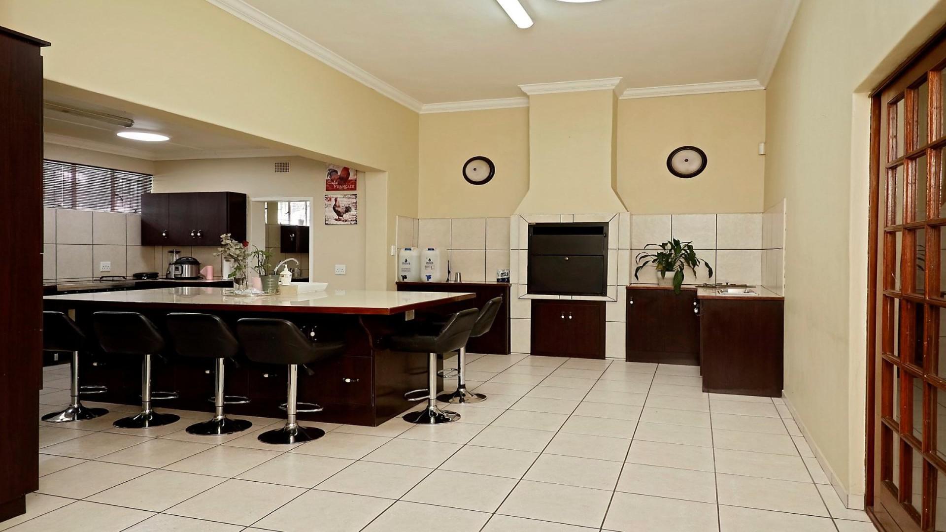 Kitchen of property in Ermelo