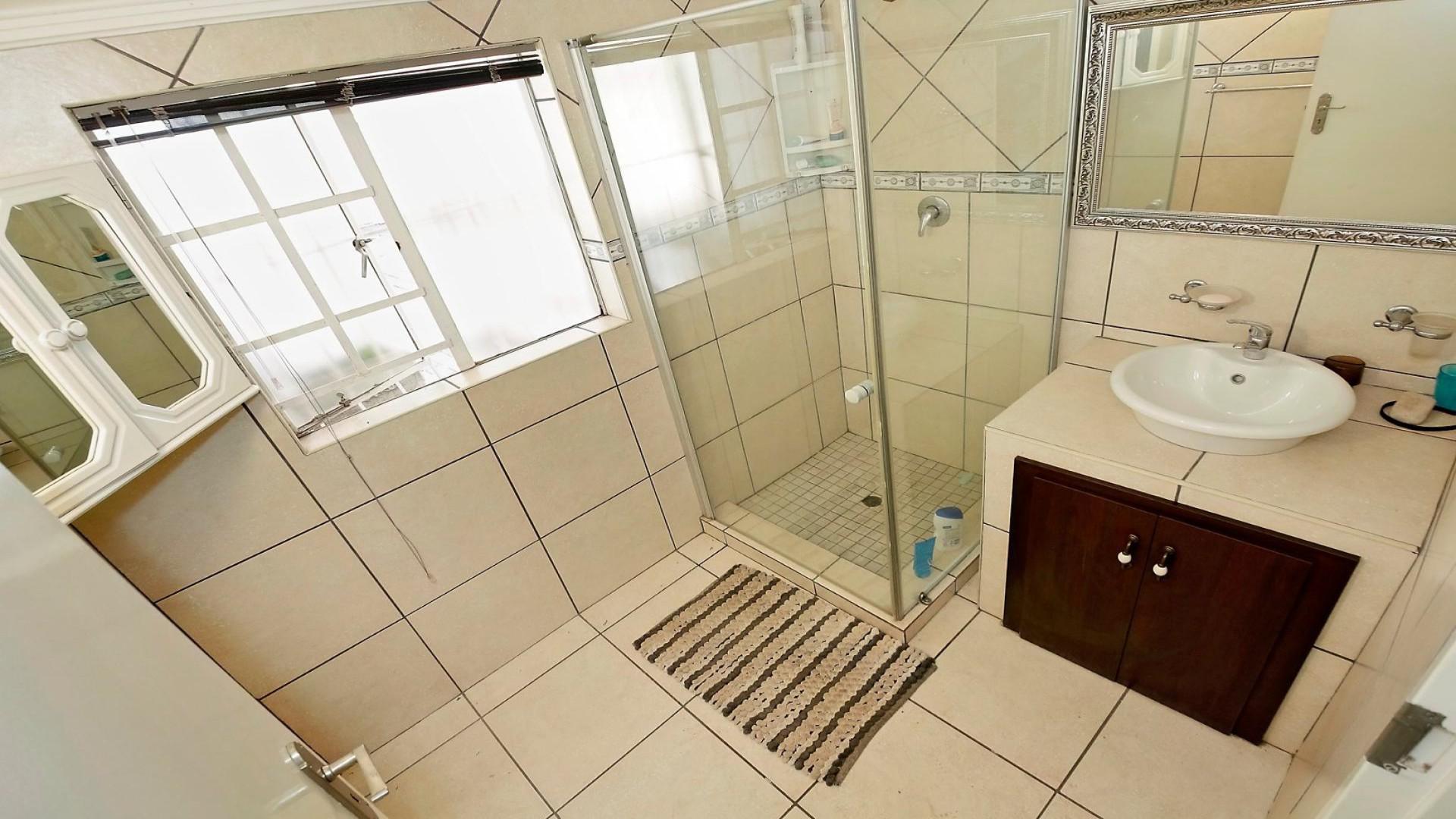 Bathroom 1 of property in Ermelo