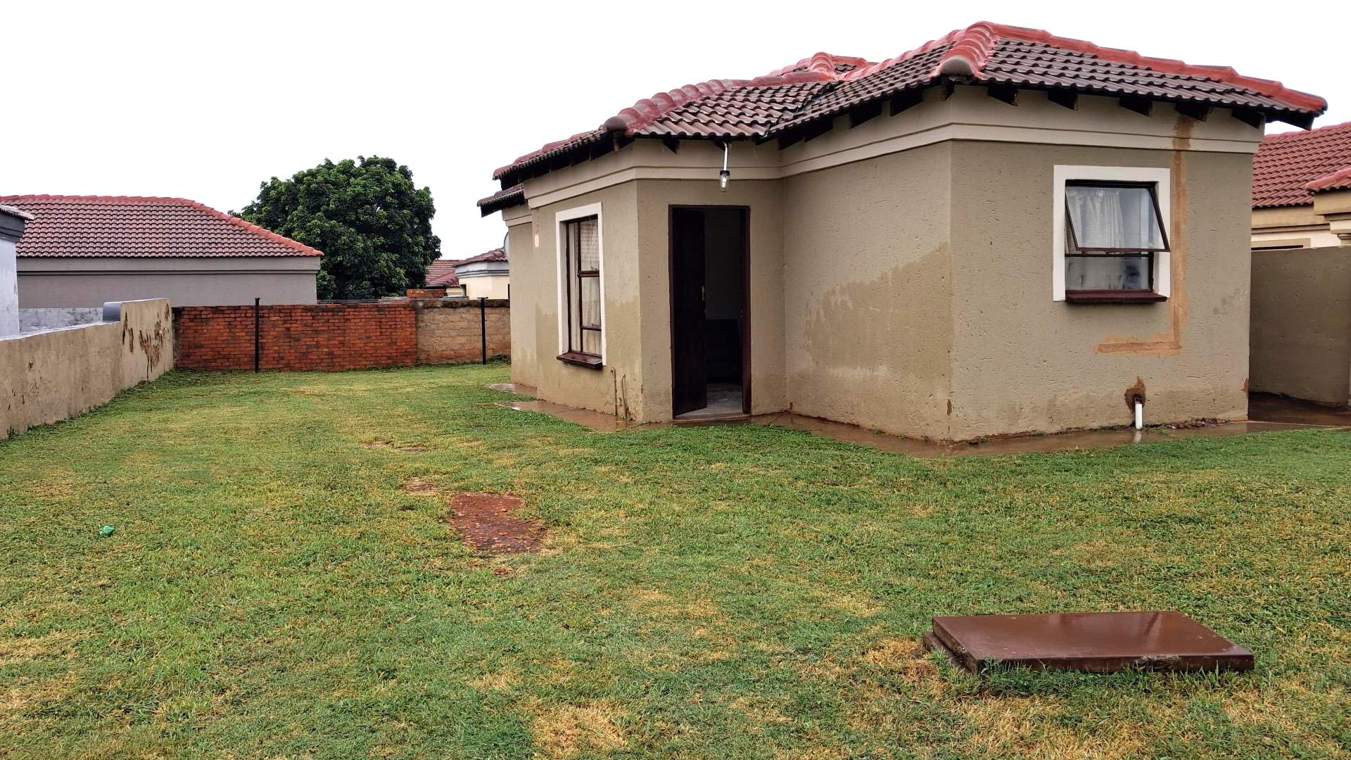 Front View of property in The Orchards