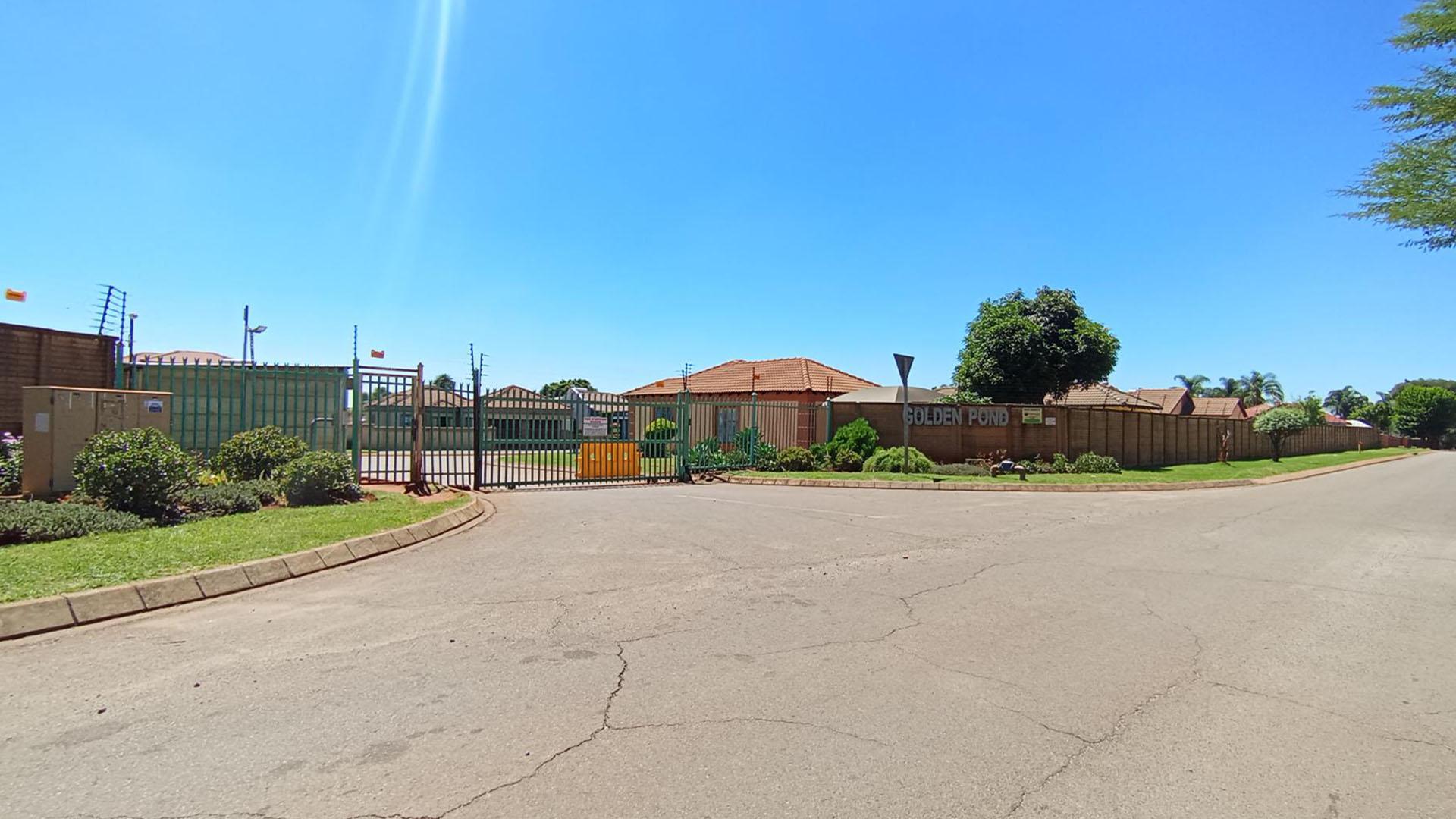 Front View of property in The Orchards