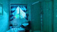 Bathroom 1 - 6 square meters of property in Bonaero Park