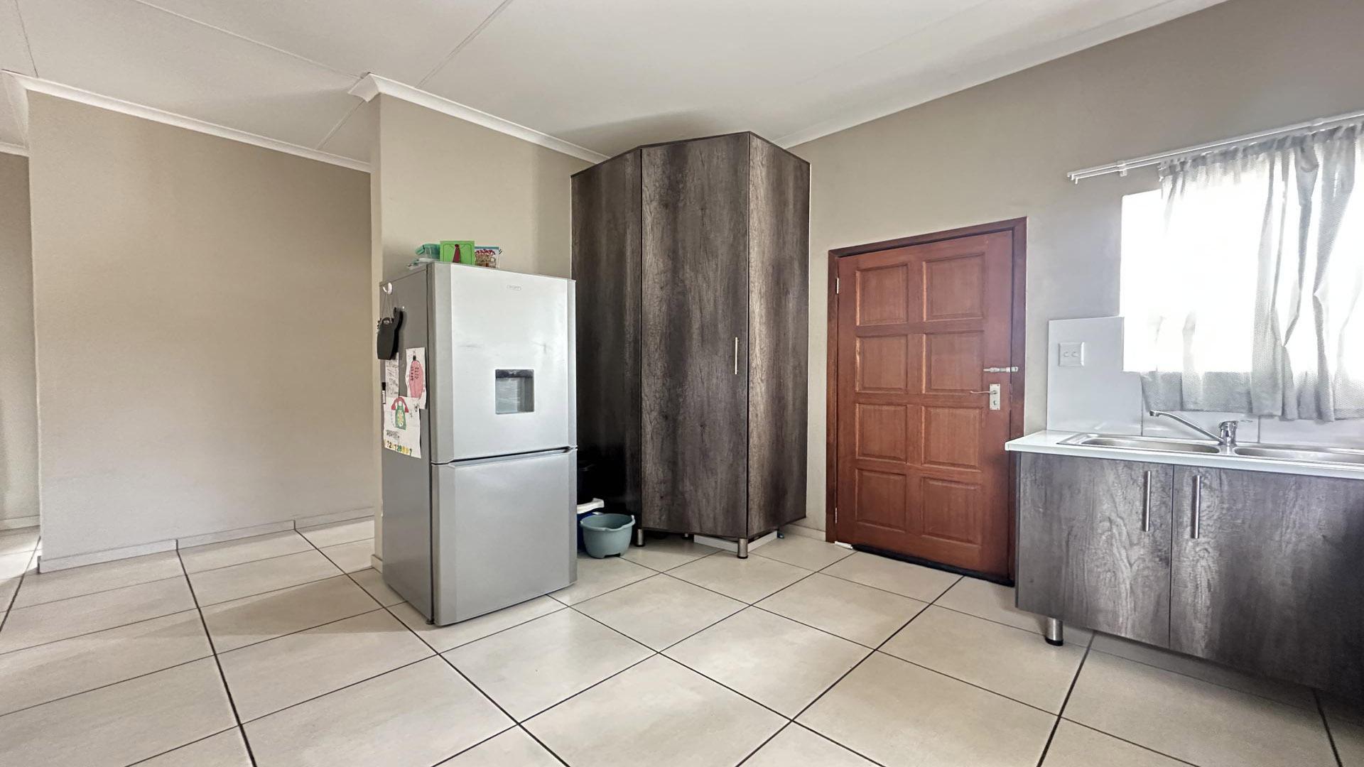 Kitchen of property in Stonehenge