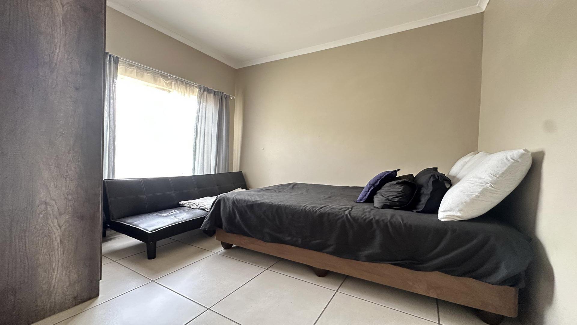 Bed Room 2 of property in Stonehenge