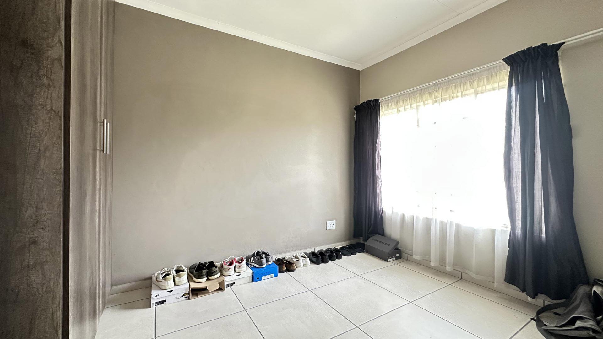 Bed Room 3 of property in Stonehenge