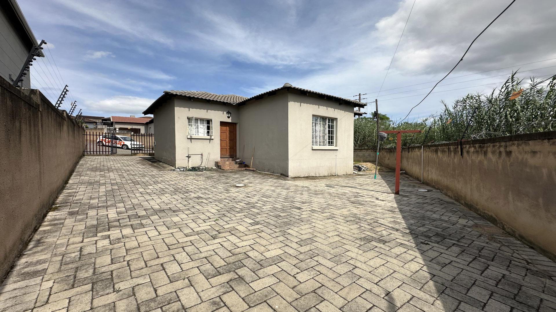 Spaces of property in Stonehenge