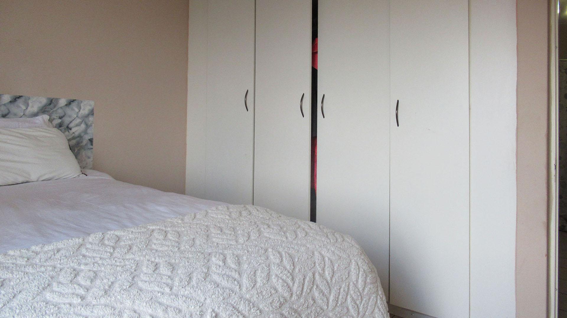 Main Bedroom - 9 square meters of property in Honey Park