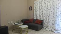 Lounges - 10 square meters of property in Honey Park