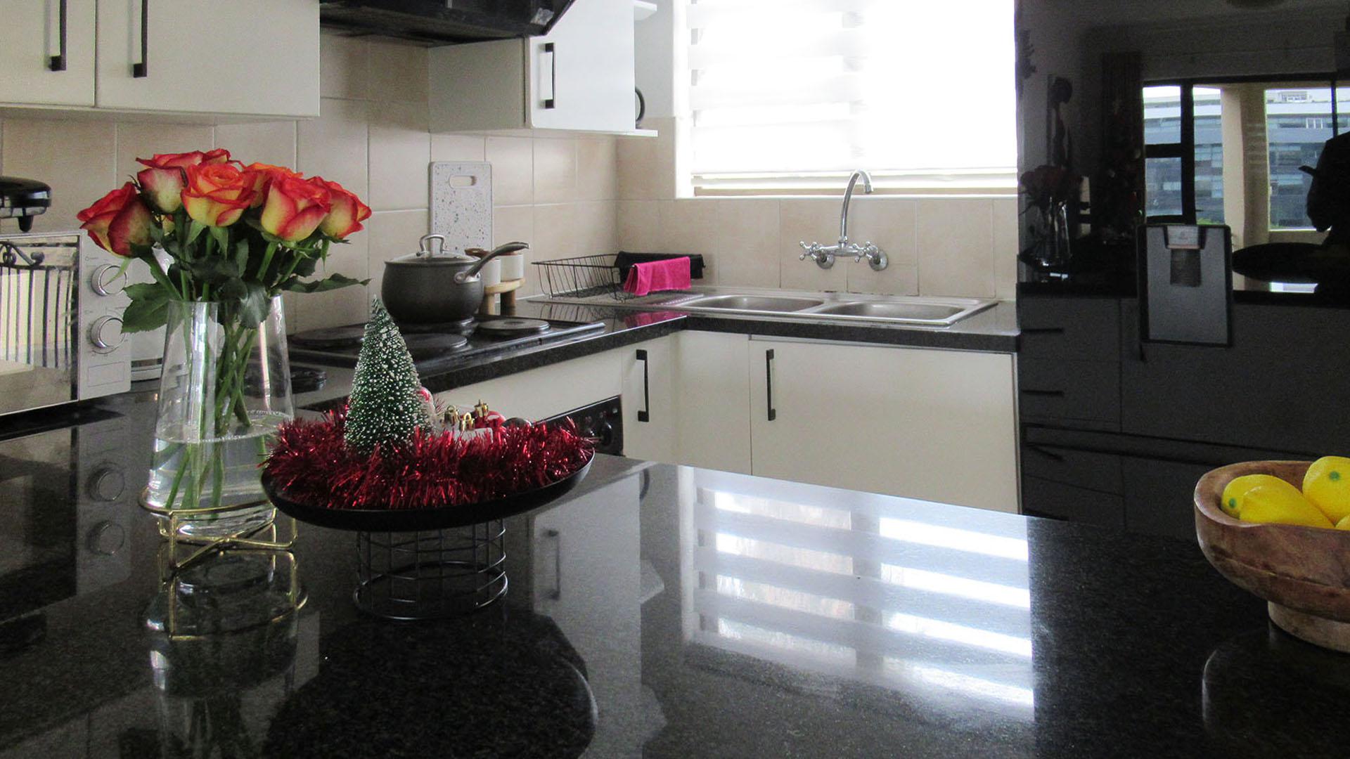 Kitchen - 6 square meters of property in Grand Central