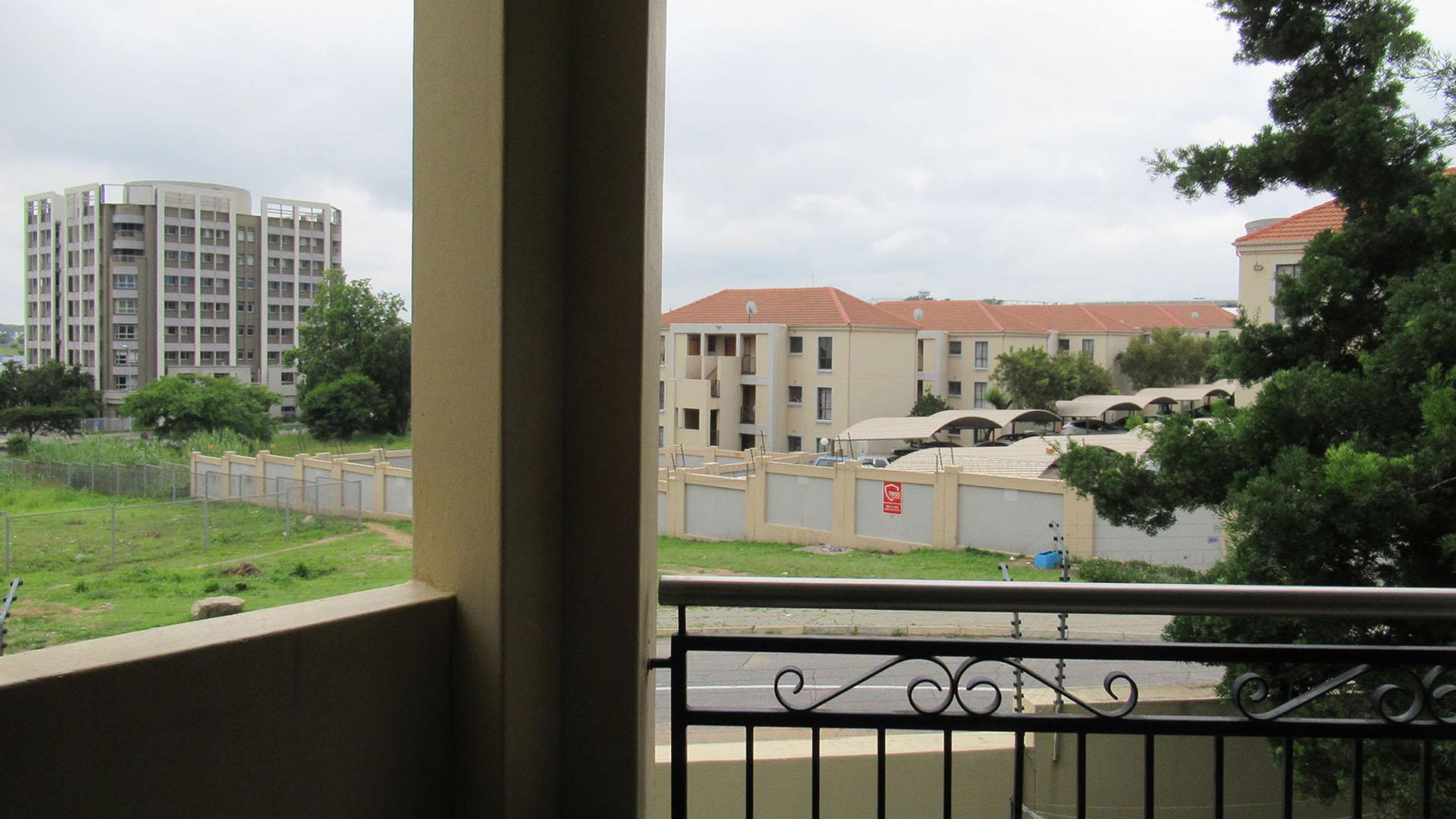 Balcony - 5 square meters of property in Grand Central