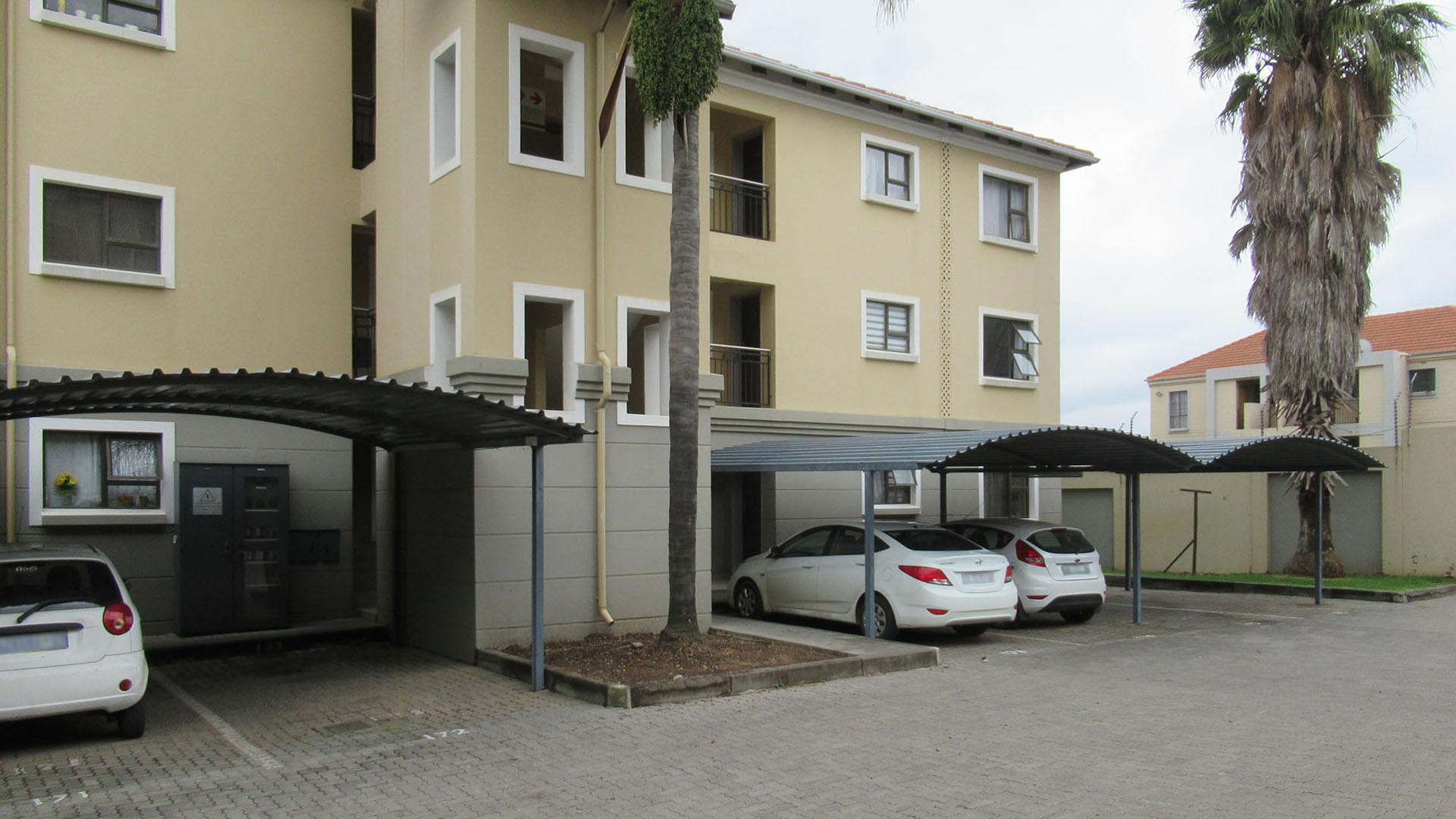 Front View of property in Grand Central