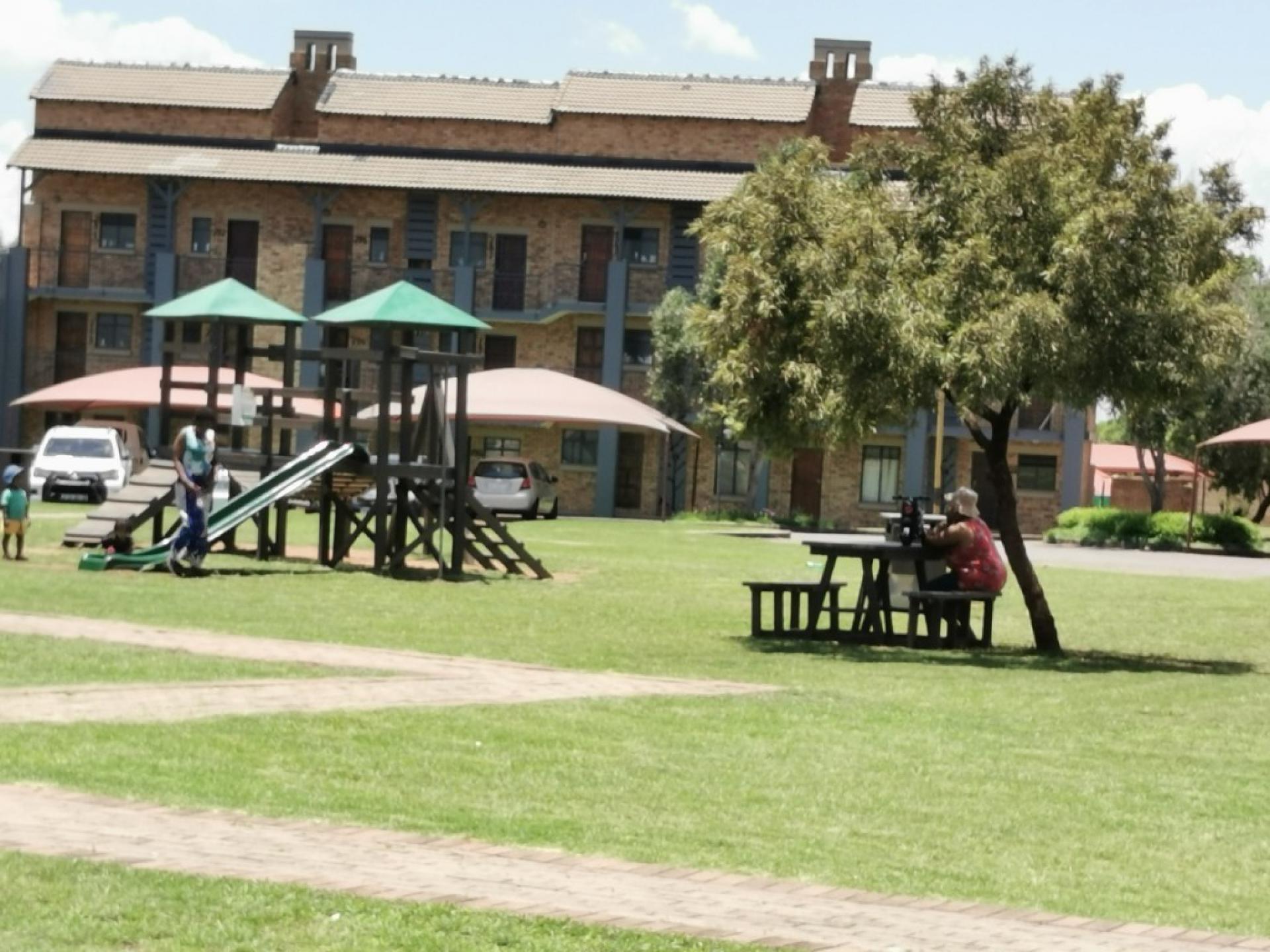  of property in Karenpark