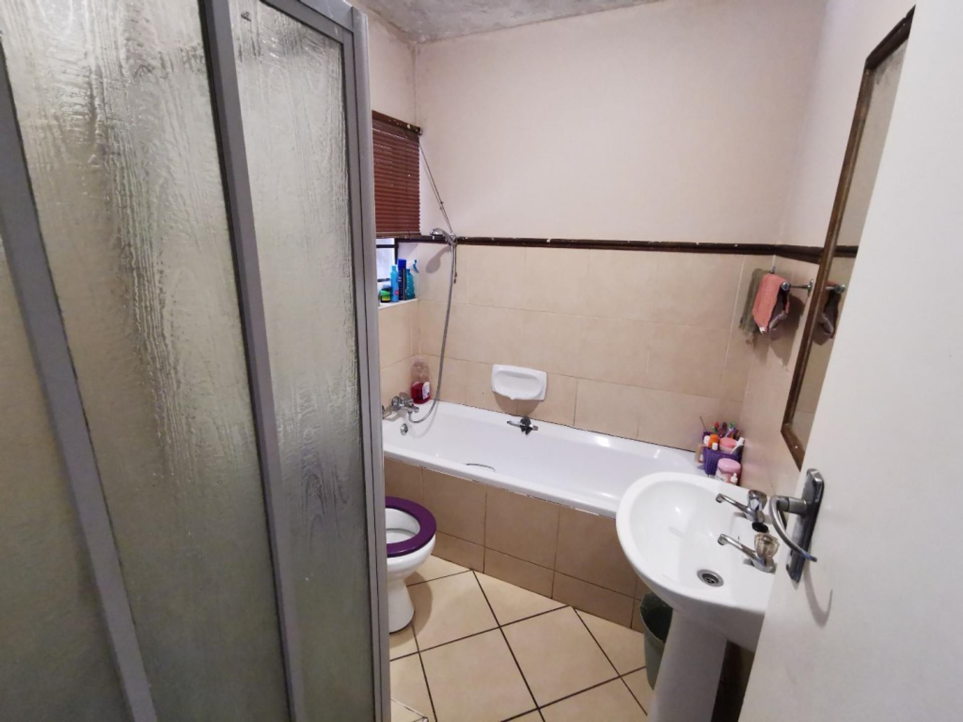  of property in Karenpark