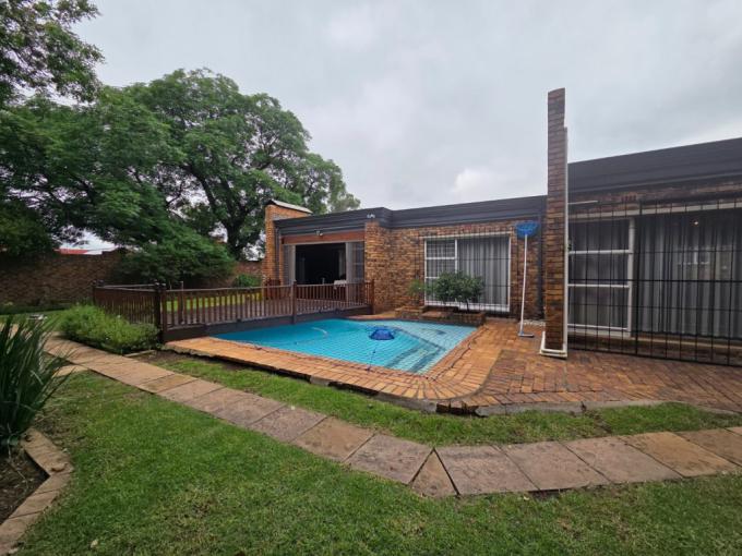 3 Bedroom House for Sale For Sale in Brackenhurst - MR700135