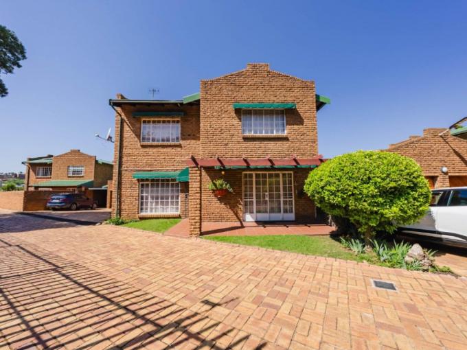 4 Bedroom Simplex for Sale For Sale in Bassonia - MR700138