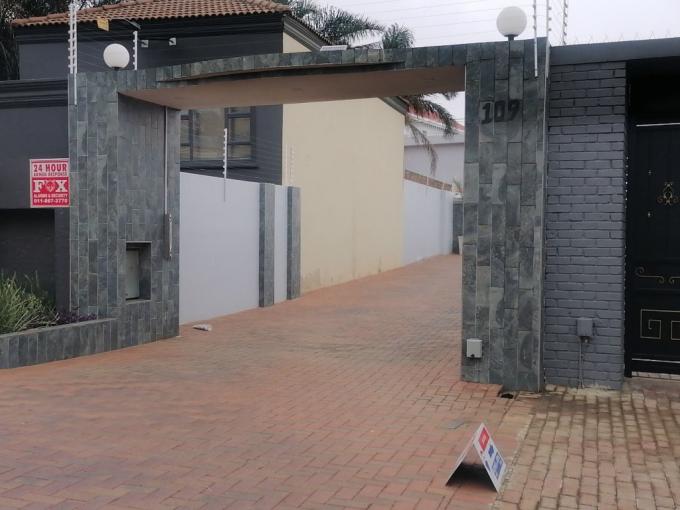 14 Bedroom House for Sale For Sale in Bassonia - MR700139