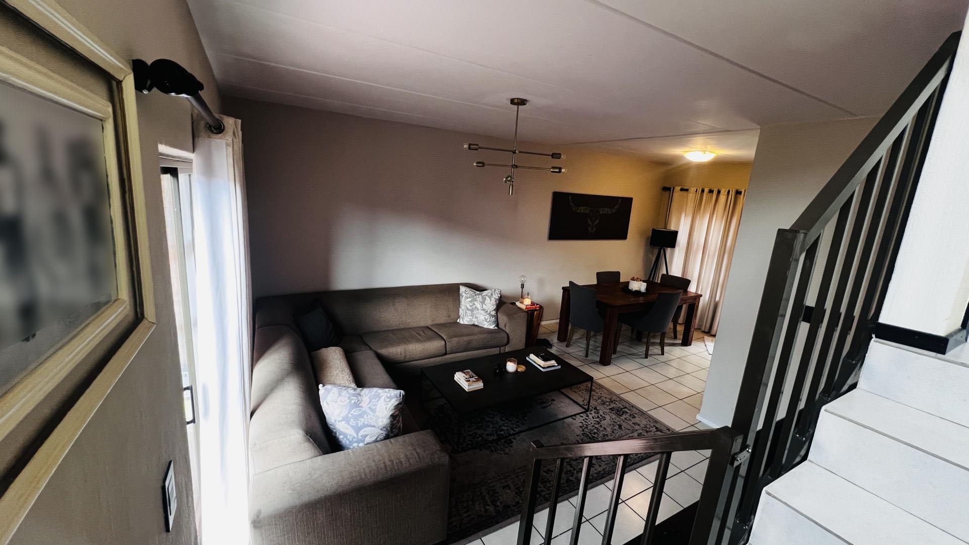 Lounges of property in Helderkruin