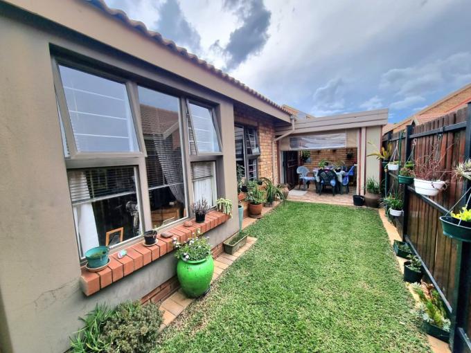 2 Bedroom Sectional Title for Sale For Sale in Montana - MR700149