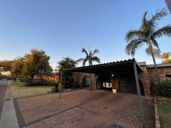 4 Bedroom House for Sale For Sale in Montana - MR700153