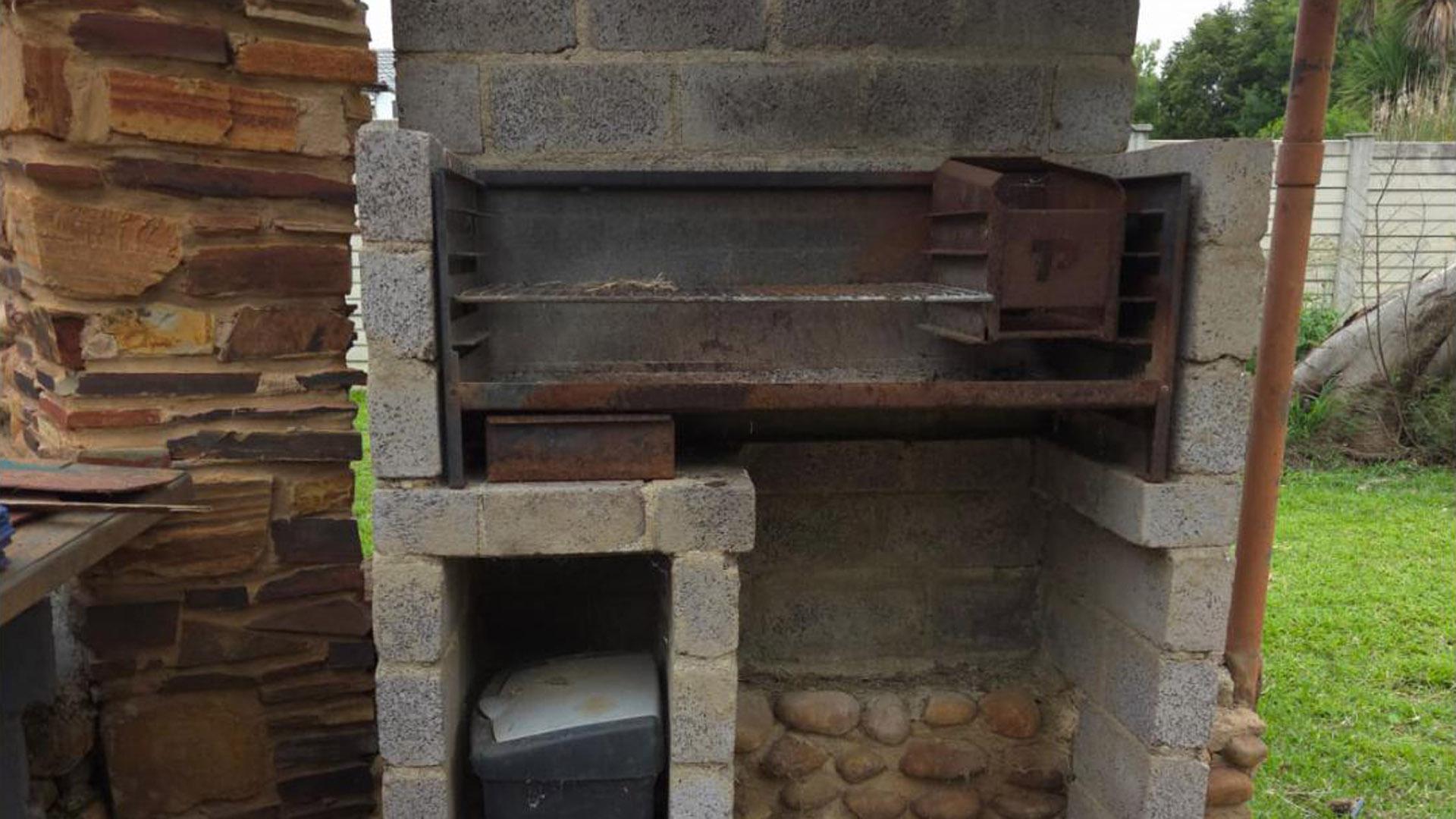 Braai Area of property in Songloed