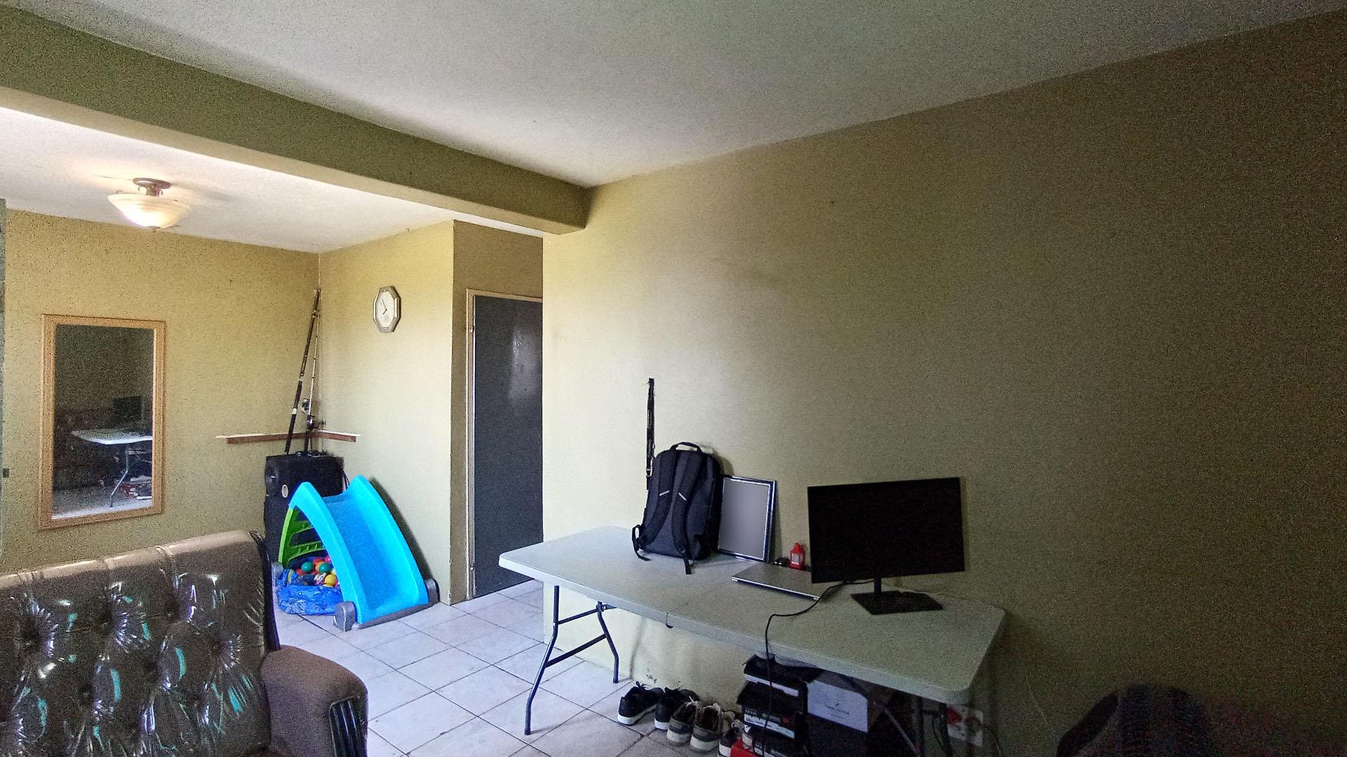 Lounges - 15 square meters of property in Westham