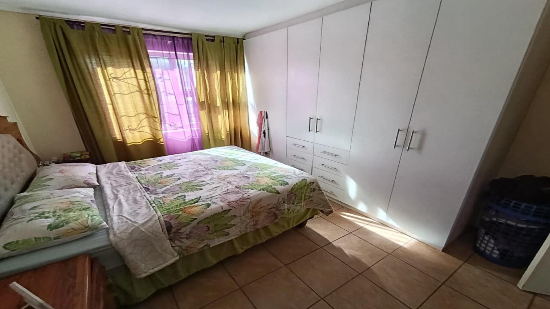 Bed Room 1 of property in Kleinvlei